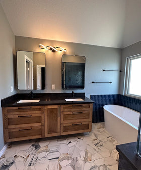 Varezo Freestanding Tub - 0