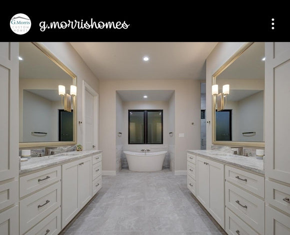 Unolo Gloss Finish Freestanding Tub