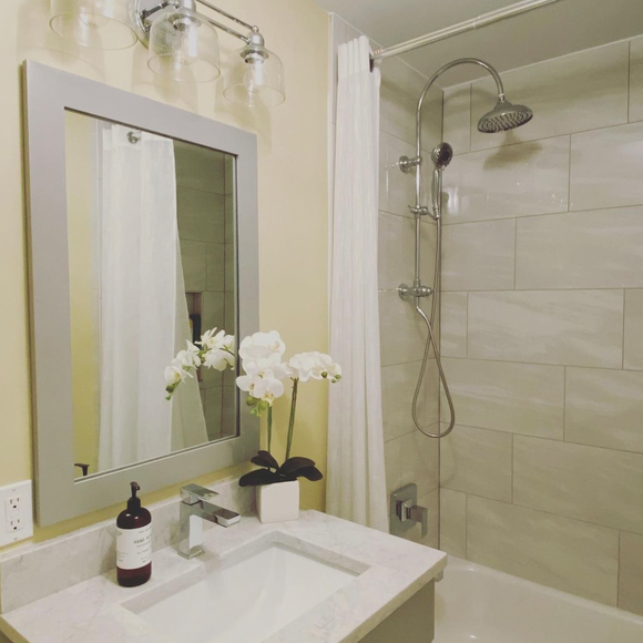 Traditional Shower Column Rail