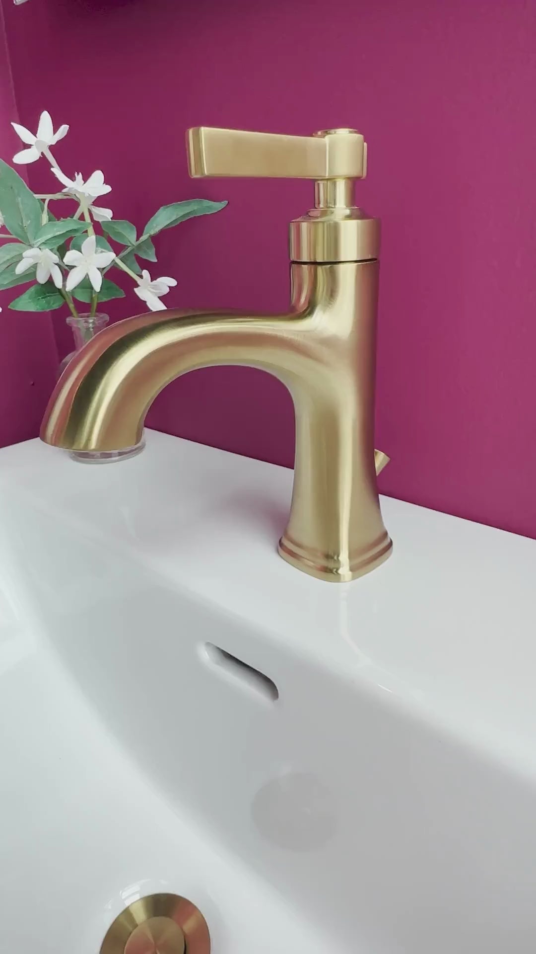 Lumino 1.2 GPM Single Post Mount | Luxart Collection